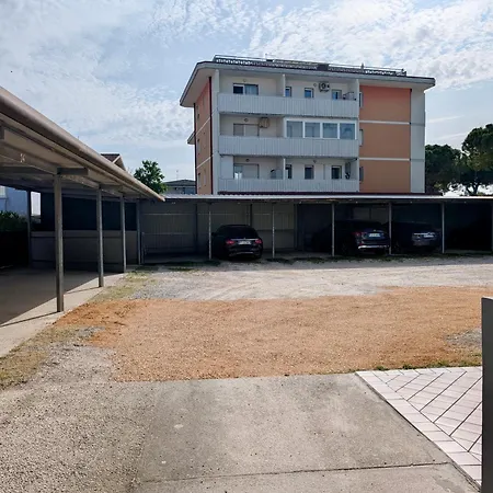 Zeta 아파트 리그나노 사비아도로